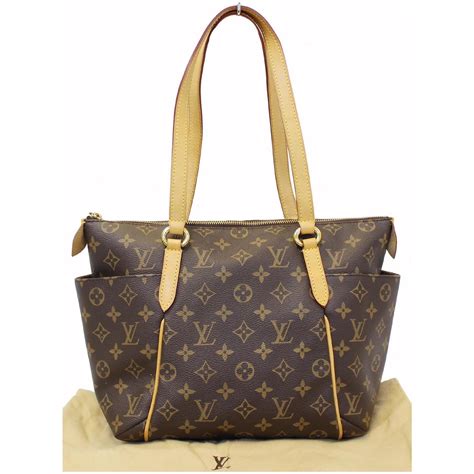 louis vuitton monogram canvas totally.